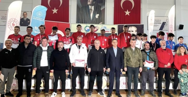Şampiyon Osmancık Cumhuriyet Anadolu Lisesi oldu